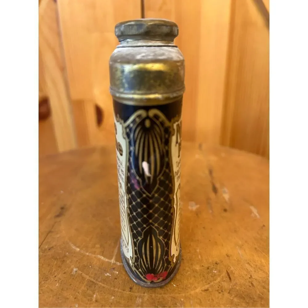vintage Nitouche Powder, a dry shampoo product from Clermont & E. Fouet, Paris &
